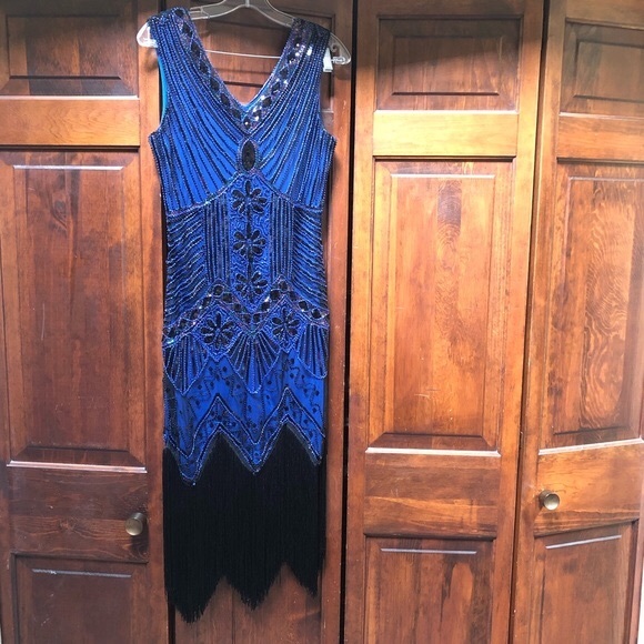 1920s Gatsby Inspired Sequined Dress and Headband - Picture 3 of 13